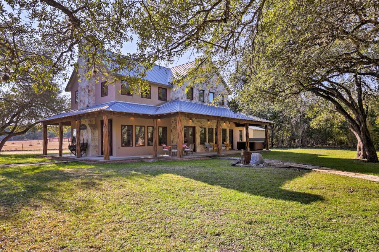 Riverfront Blanco Home With Shaded Porch And Hot Tub Zewnętrze zdjęcie